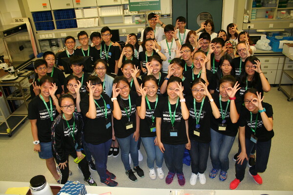 Group photo of the biomedical sciences summer camp 2017